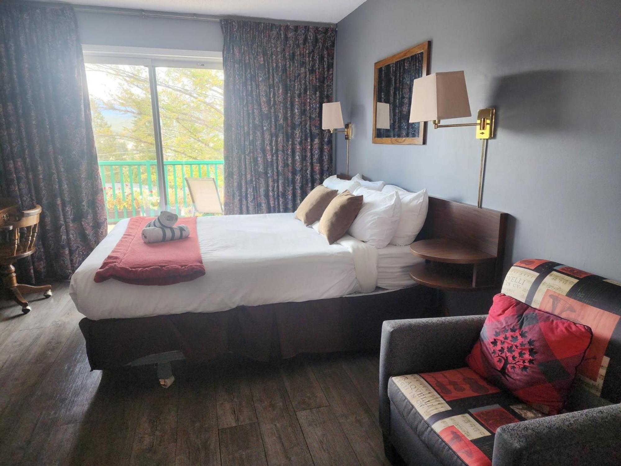 Motel Tyrol Рейдиъм Хот Спрингс Екстериор снимка