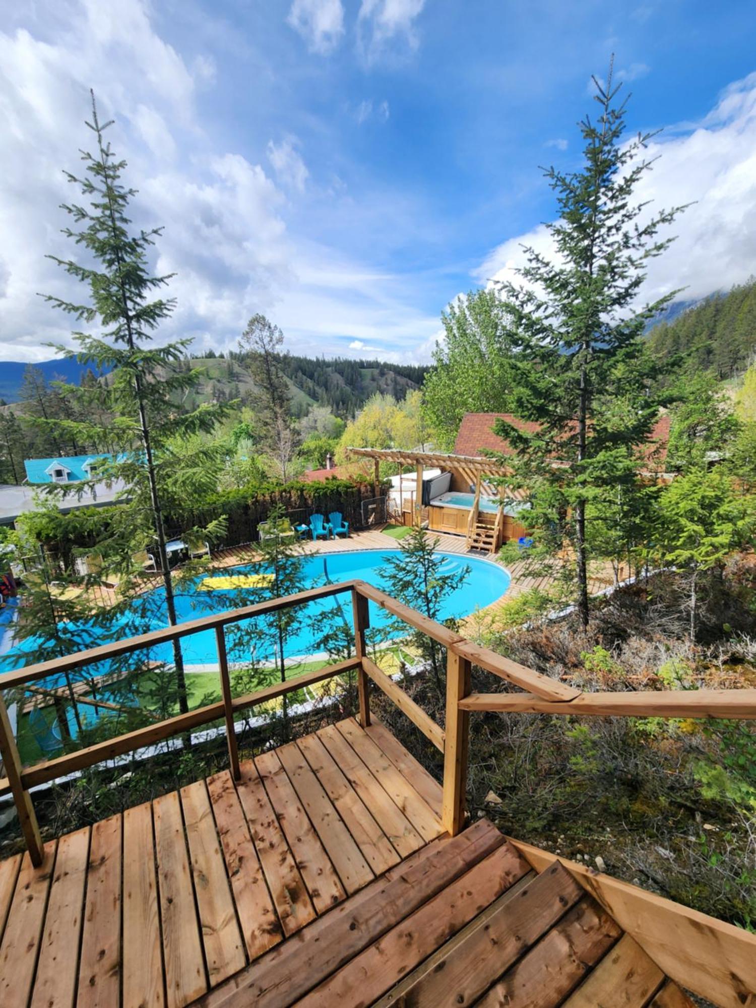 Motel Tyrol Рейдиъм Хот Спрингс Екстериор снимка