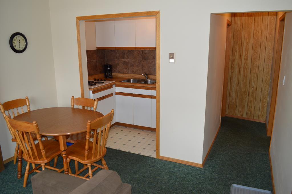 Motel Tyrol Рейдиъм Хот Спрингс Стая снимка