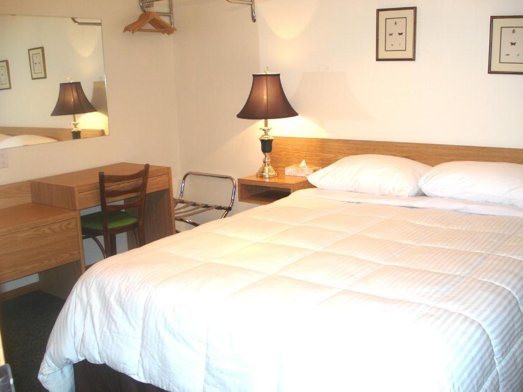 Motel Tyrol Рейдиъм Хот Спрингс Екстериор снимка