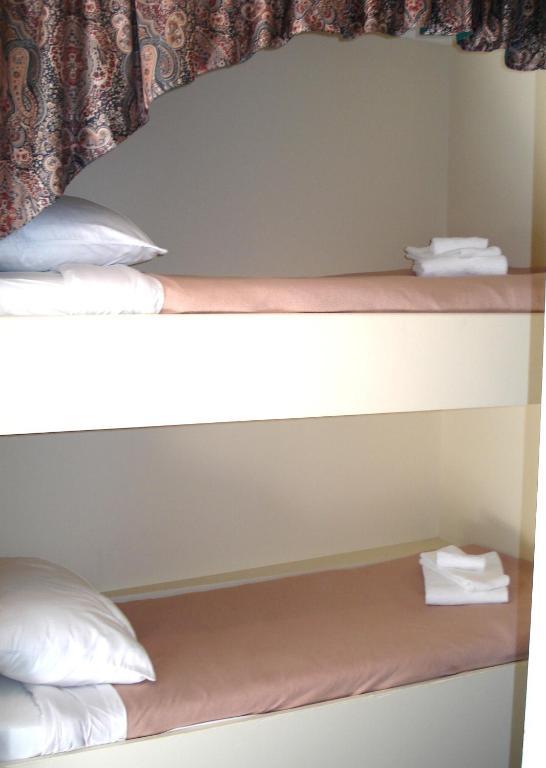 Motel Tyrol Рейдиъм Хот Спрингс Стая снимка